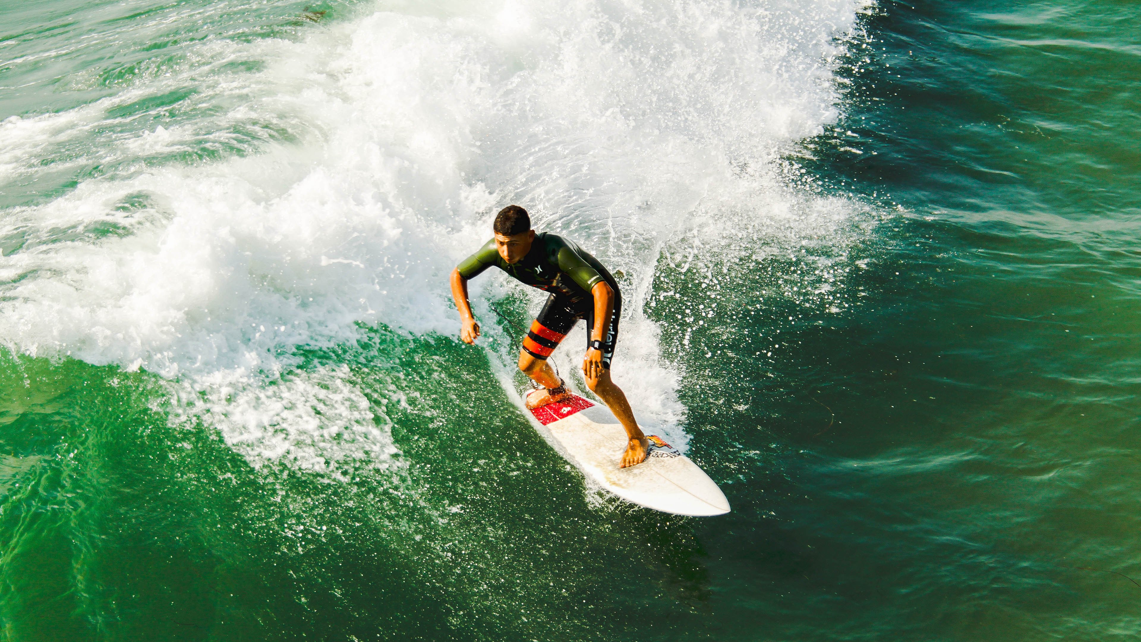 拉恩:凭借速度和爆发力,他在全黑队反击战术中总能制造奇迹,拉恩vs费雷拉